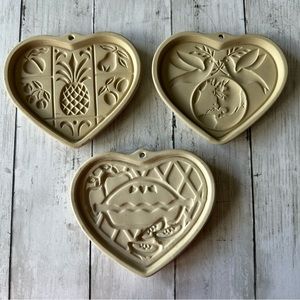 PREOWNED VINTAGE LOT OF THE PAMPERED CHEF HOSPITALITY HEART COOKIE MOULD WELCOME